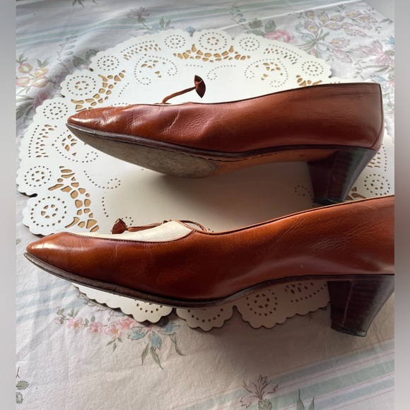 Cole Haan Brown and Cream Leather Spectator Oxford Pumps Size 9.5 /Made in Italy - Picture 13 of 14